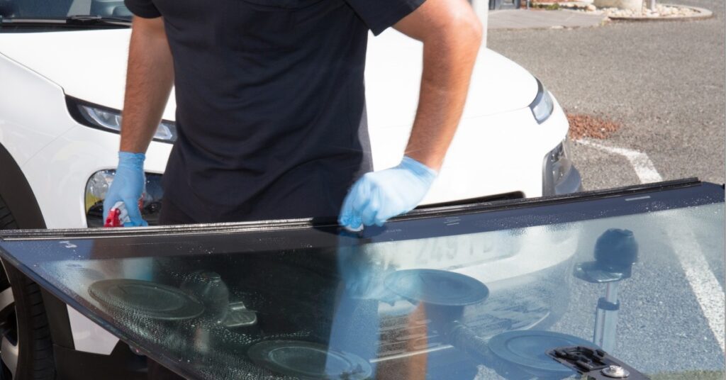 Benefits of mobile auto glass services in South Denver